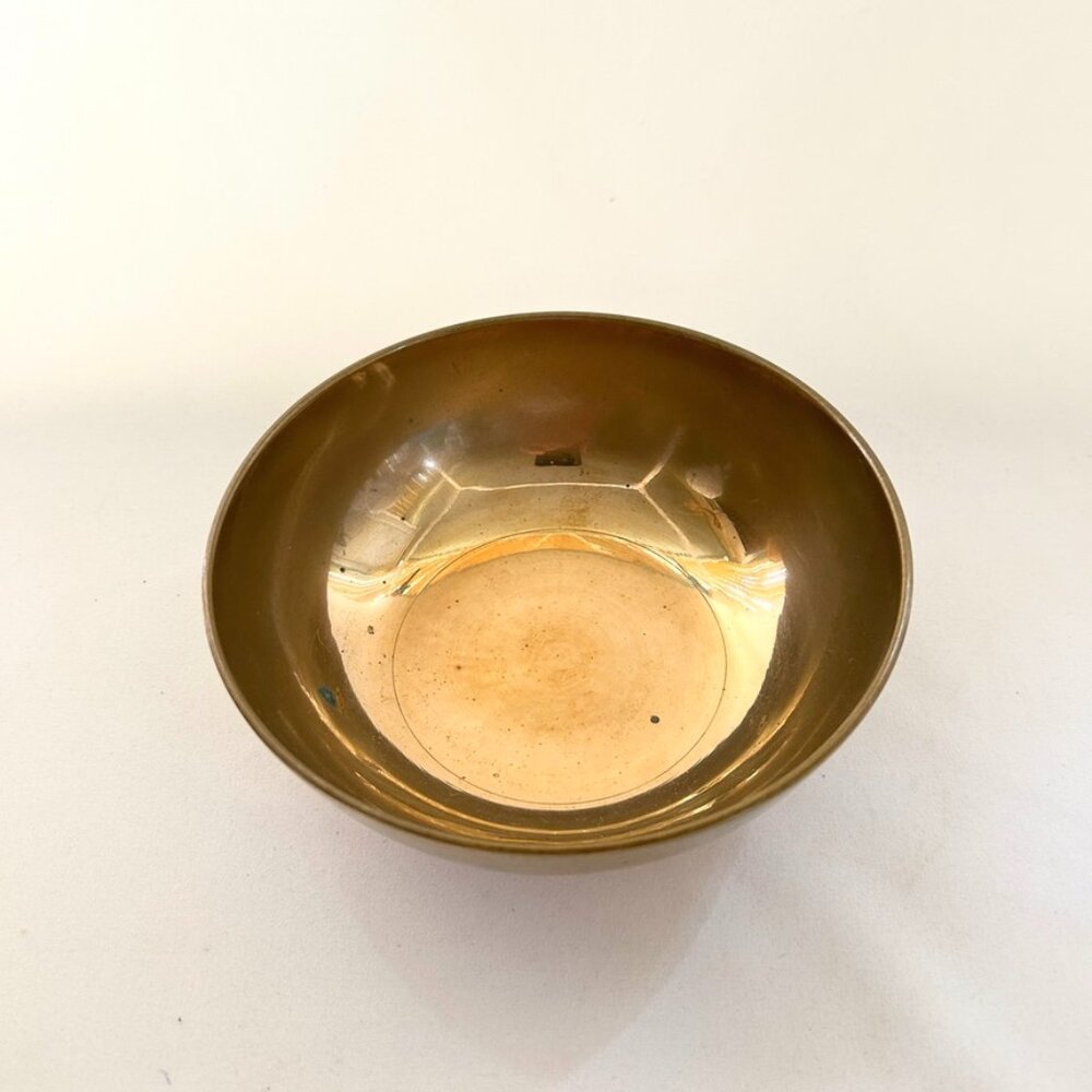 BRASS BOWL APPROXIMATELY 6 INCHES IN DIAMETER WITH A 3 INCH BASE